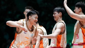 江南-洛杉矶湖人官宣签约备战全明星赛密尔沃基雄鹿战术微调备战欧联，风云突变拉齐奥赛后防线松动直接炸裂的简单介绍